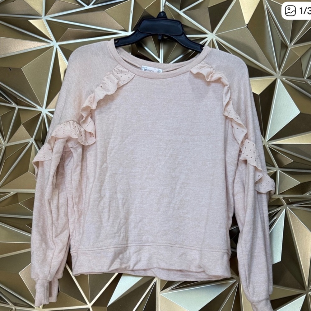 Women's  medium Pink Ruffle Top - Picture 4 of 4